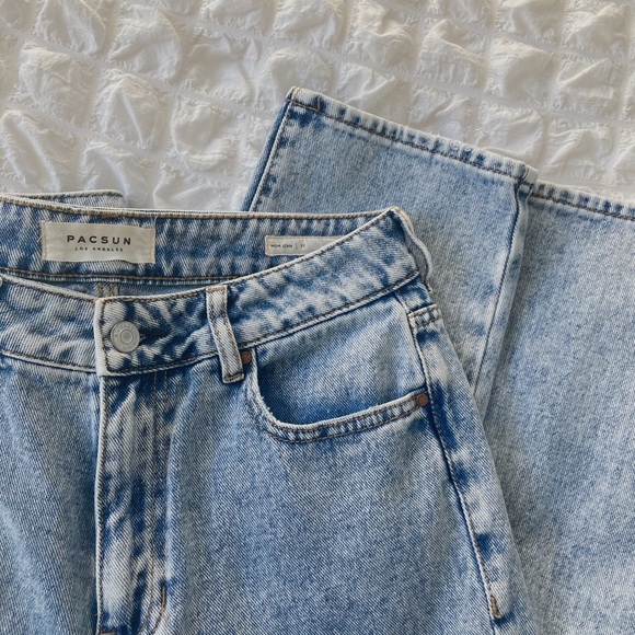 PacSun Denim - PacSun Straight Leg Mom Jeans💙
